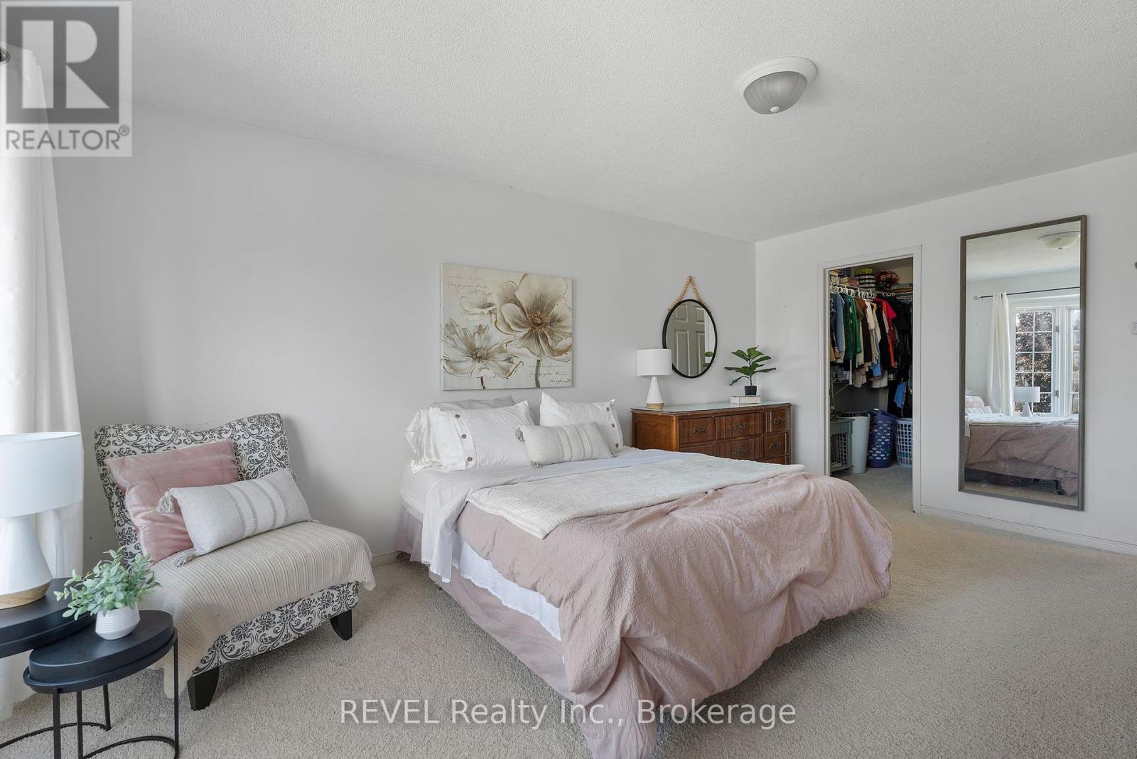 Photo 37 of 19 Crysler Crescent, Thorold ON
