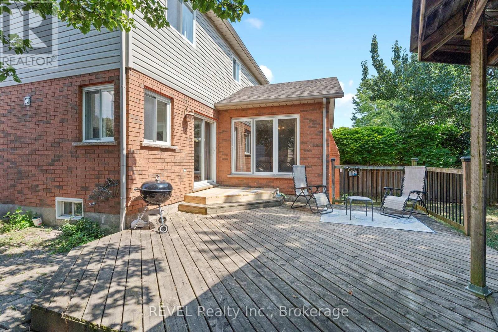 Photo 19 of 19 Crysler Crescent, Thorold ON