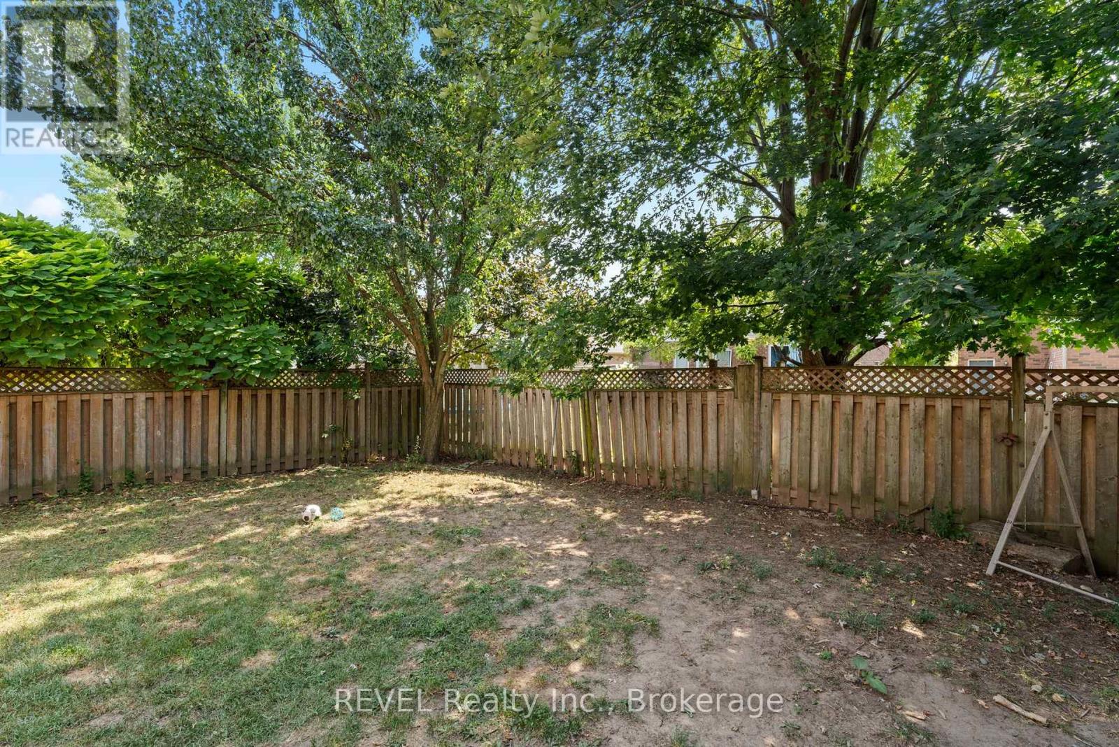 Photo 24 of 19 Crysler Crescent, Thorold ON