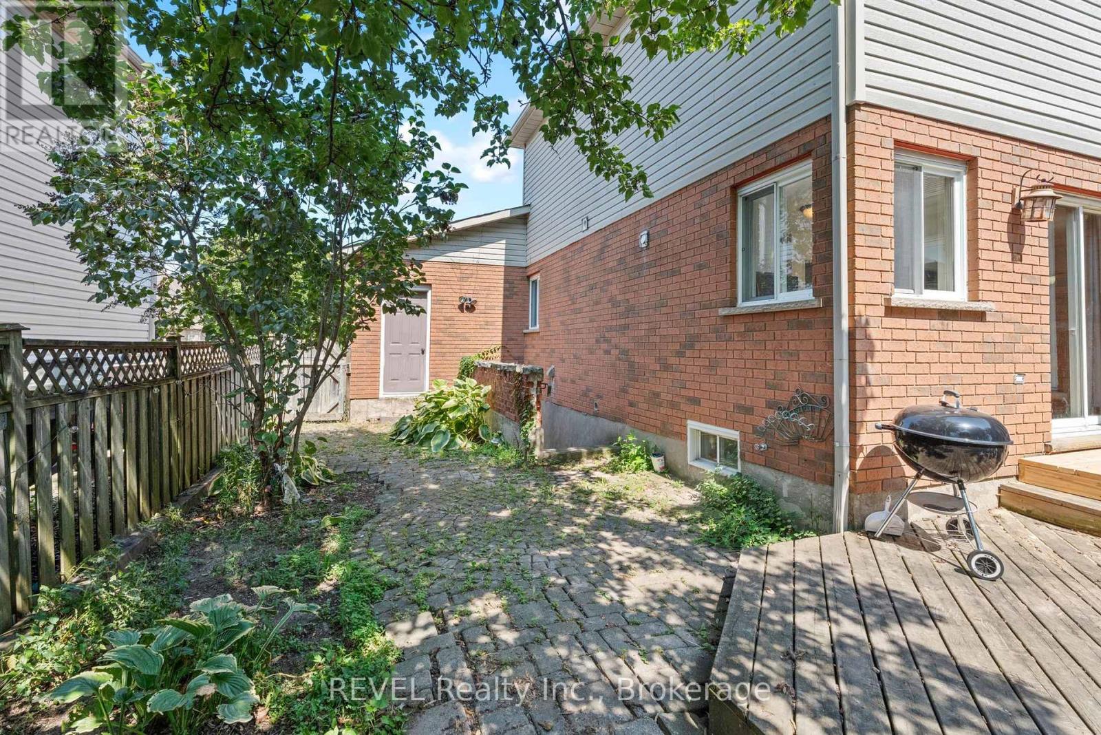 Photo 31 of 19 Crysler Crescent, Thorold ON