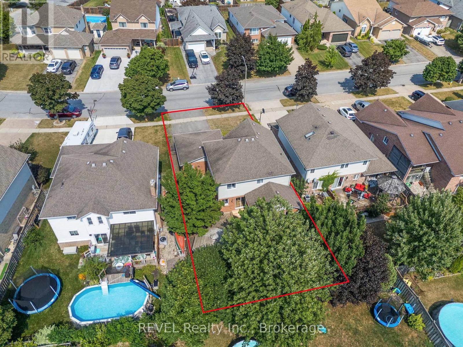 Photo 38 of 19 Crysler Crescent, Thorold ON