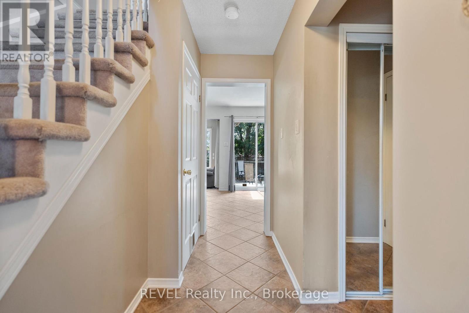 Photo 33 of 19 Crysler Crescent, Thorold ON