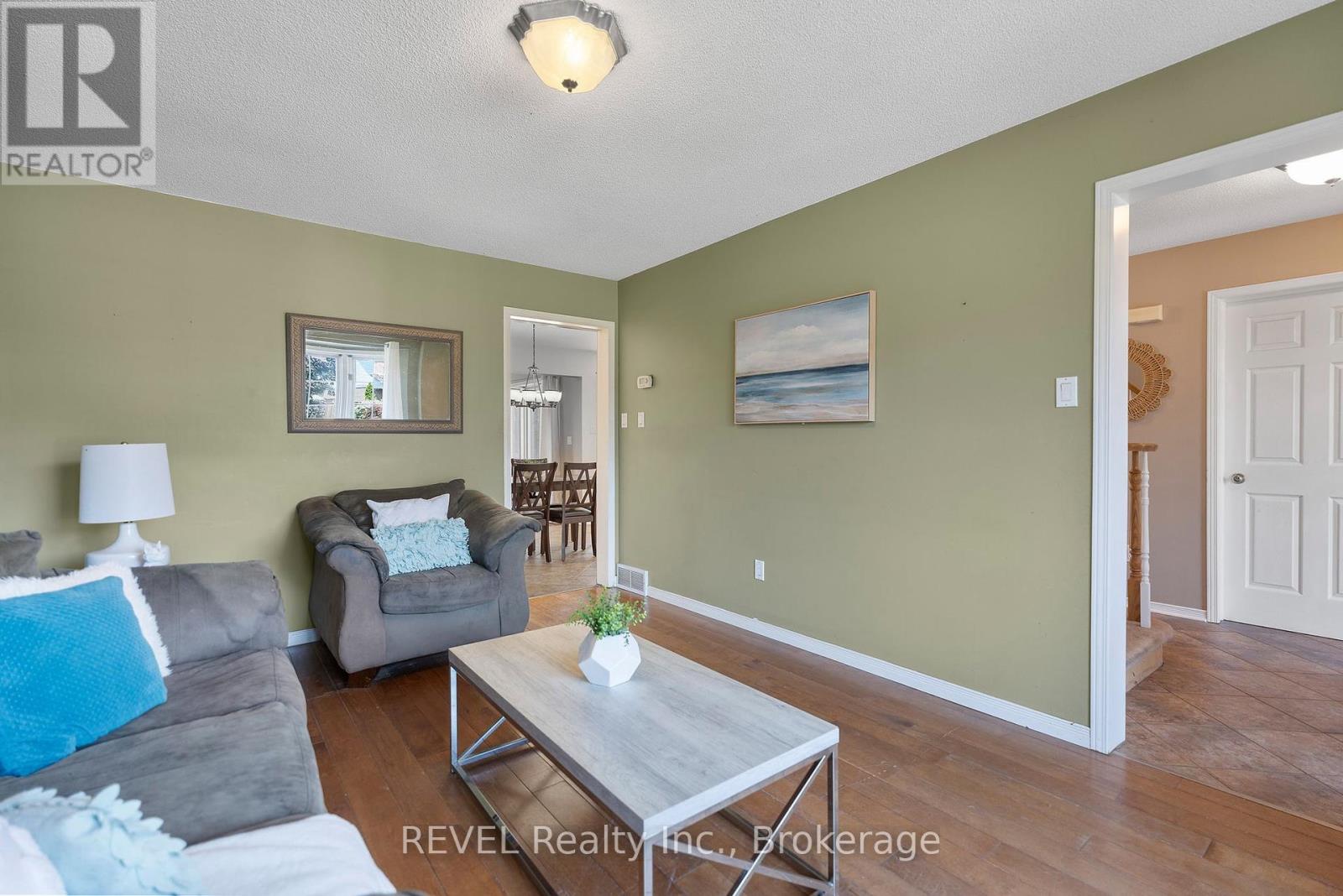 Photo 32 of 19 Crysler Crescent, Thorold ON