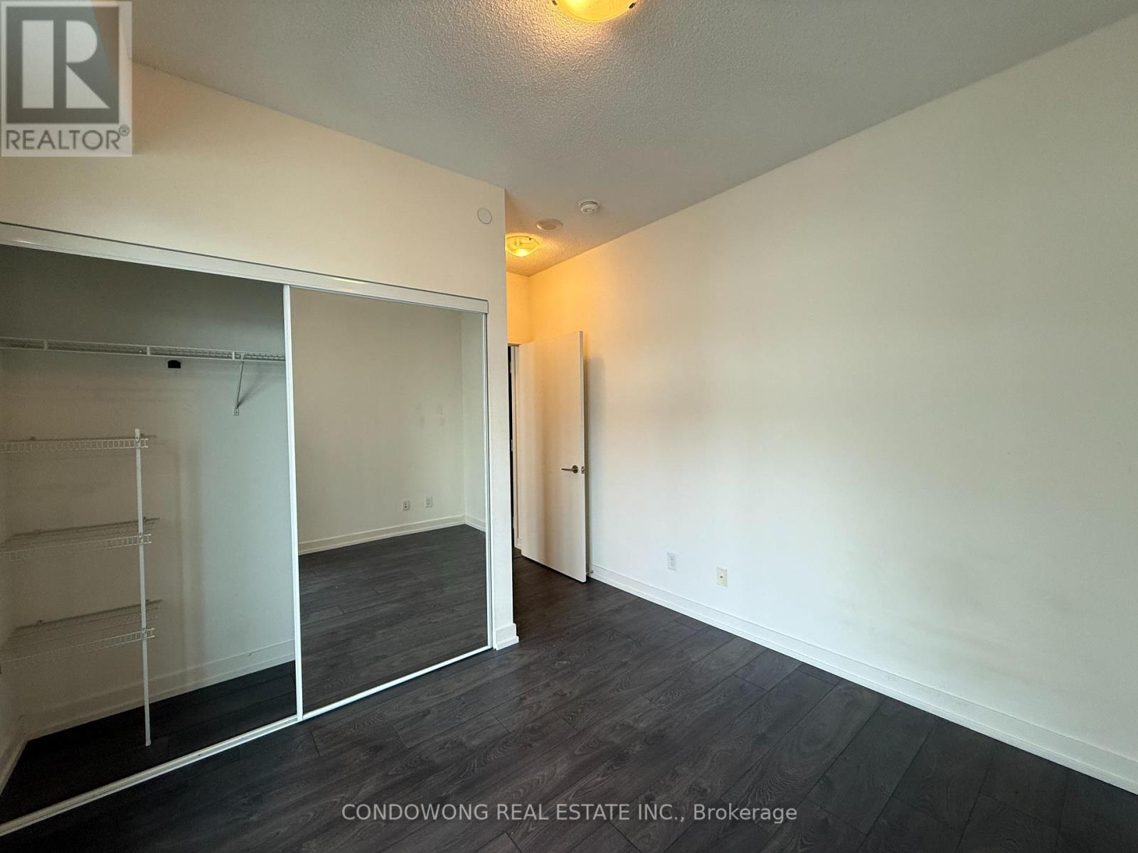 Photo 2 of 809 200 Sackville Street, Toronto ON