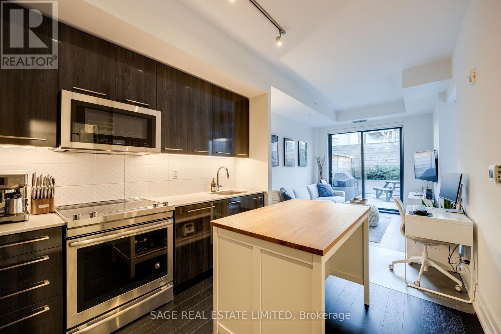 Photo 8 of 101 90 Niagara Street, Toronto ON