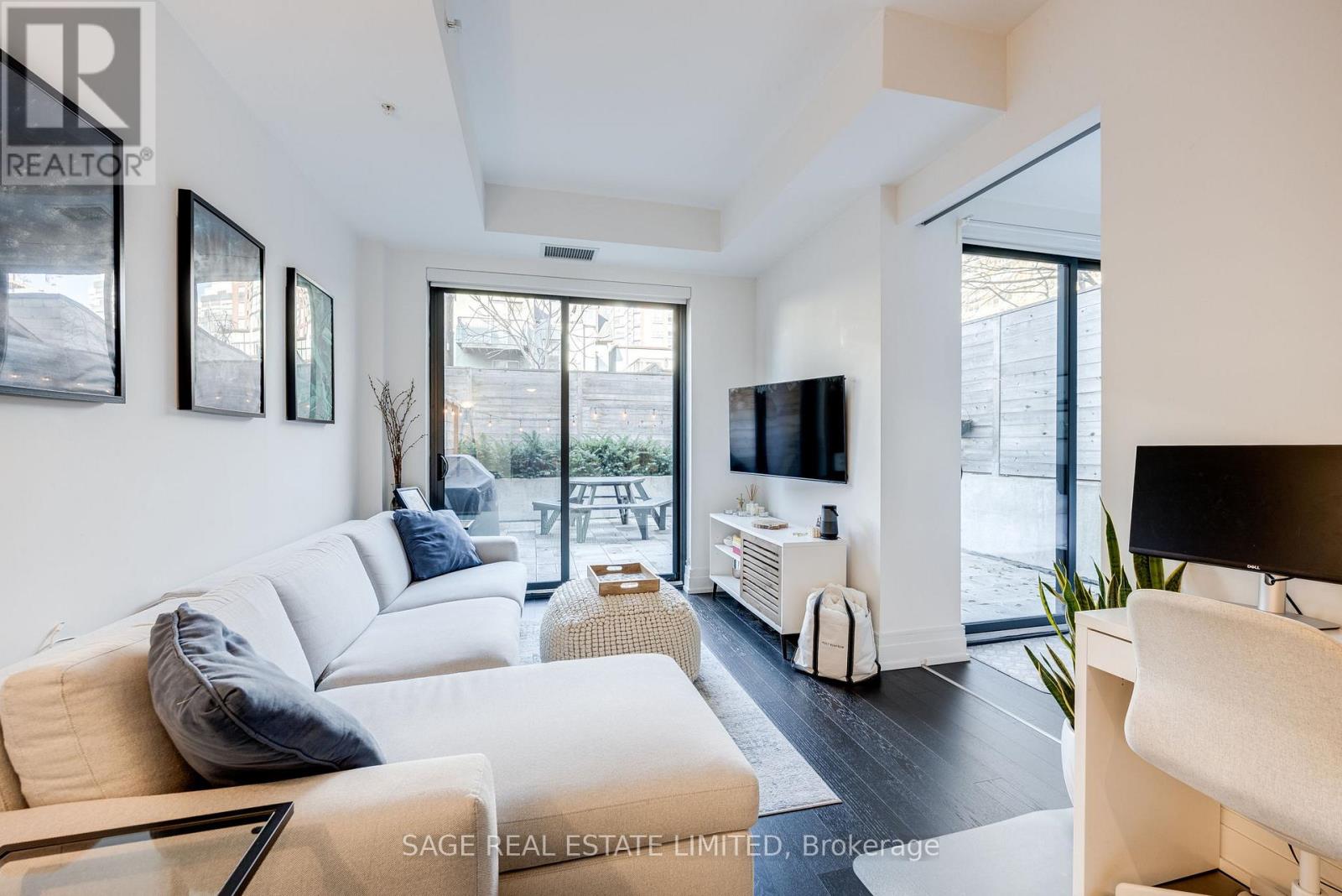 Photo 5 of 101 90 Niagara Street, Toronto ON