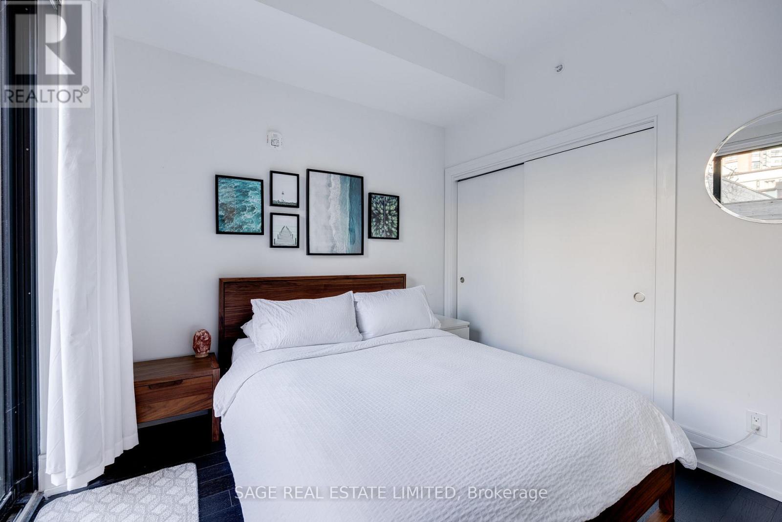 Photo 15 of 101 90 Niagara Street, Toronto ON
