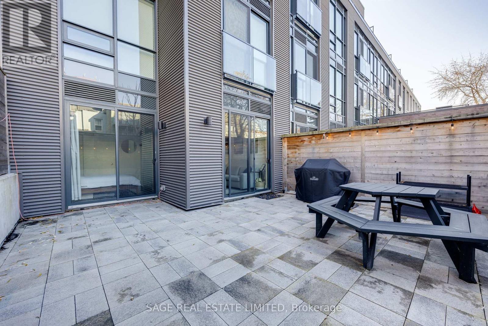Photo 9 of 101 90 Niagara Street, Toronto ON