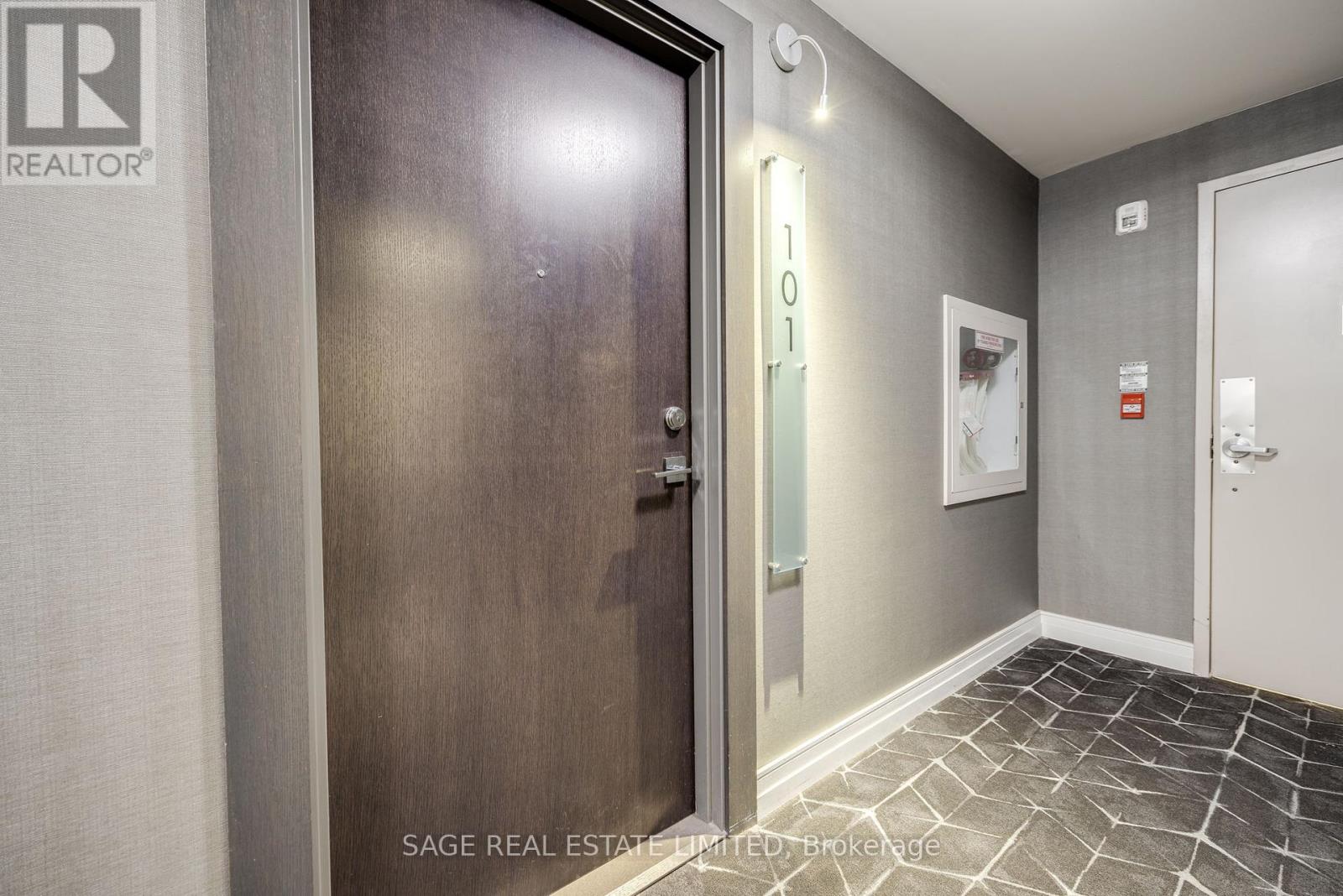 Photo 10 of 101 90 Niagara Street, Toronto ON