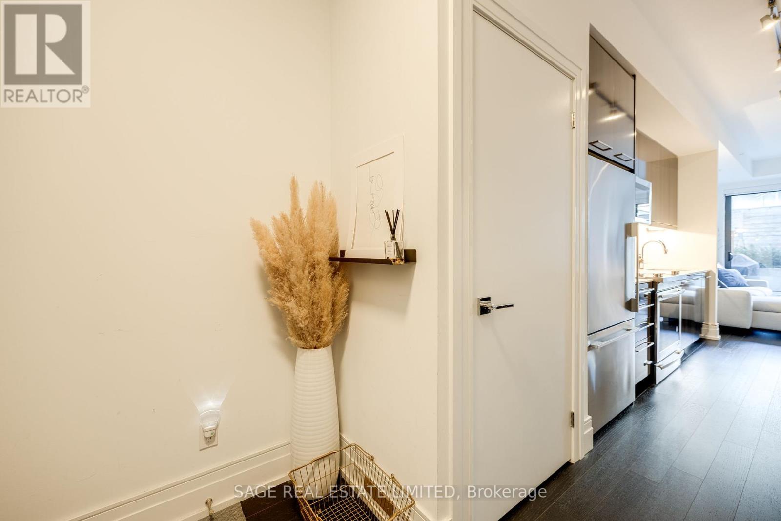 Photo 22 of 101 90 Niagara Street, Toronto ON