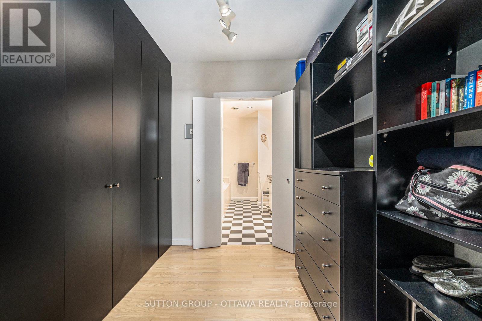 Photo 1 of 202 287 Maclaren Street, Ottawa ON