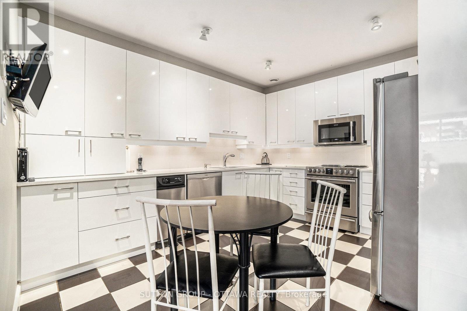 Photo 2 of 202 287 Maclaren Street, Ottawa ON