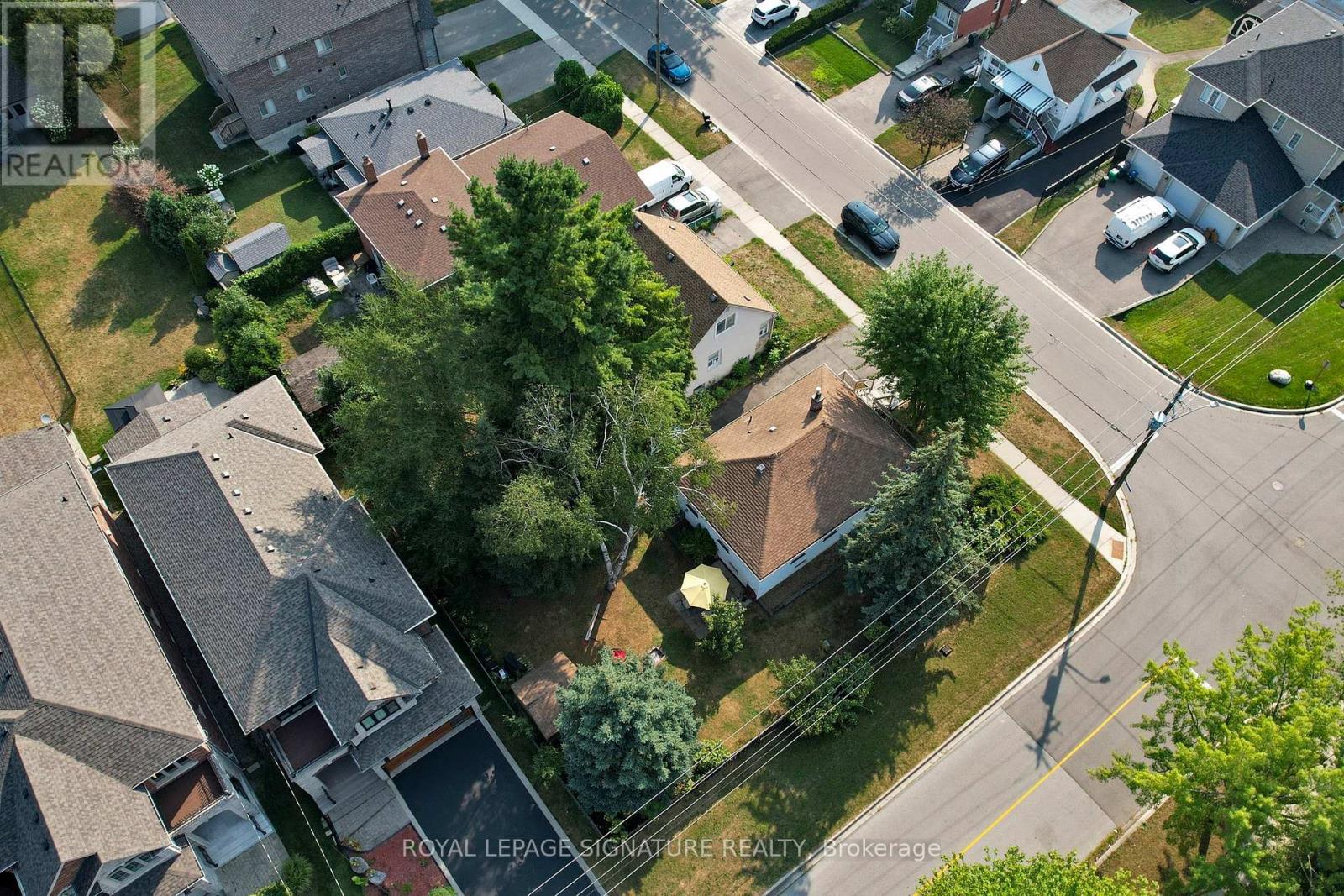Photo 22 of 871 Tenth Street, Mississauga ON