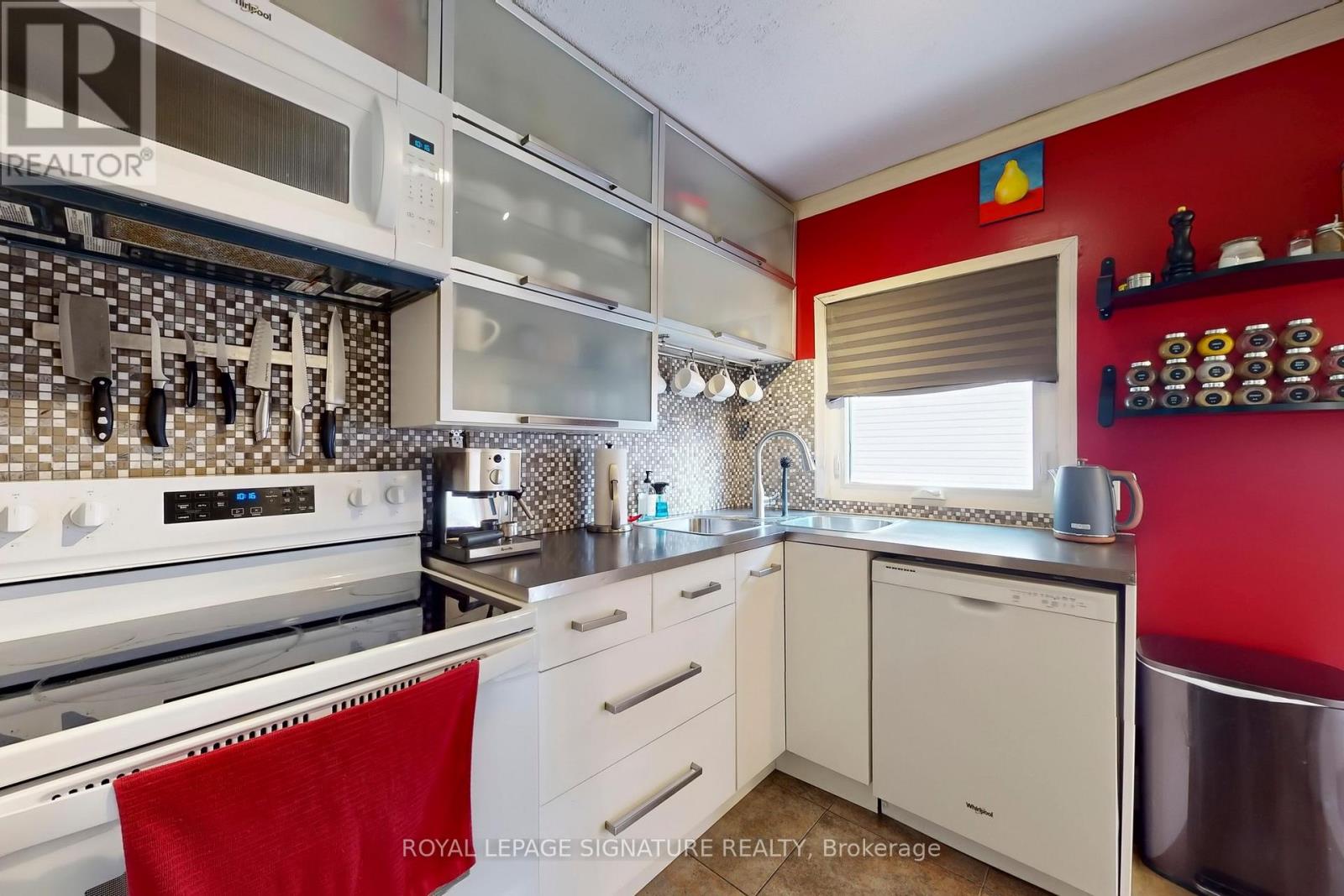 Photo 8 of 871 Tenth Street, Mississauga ON