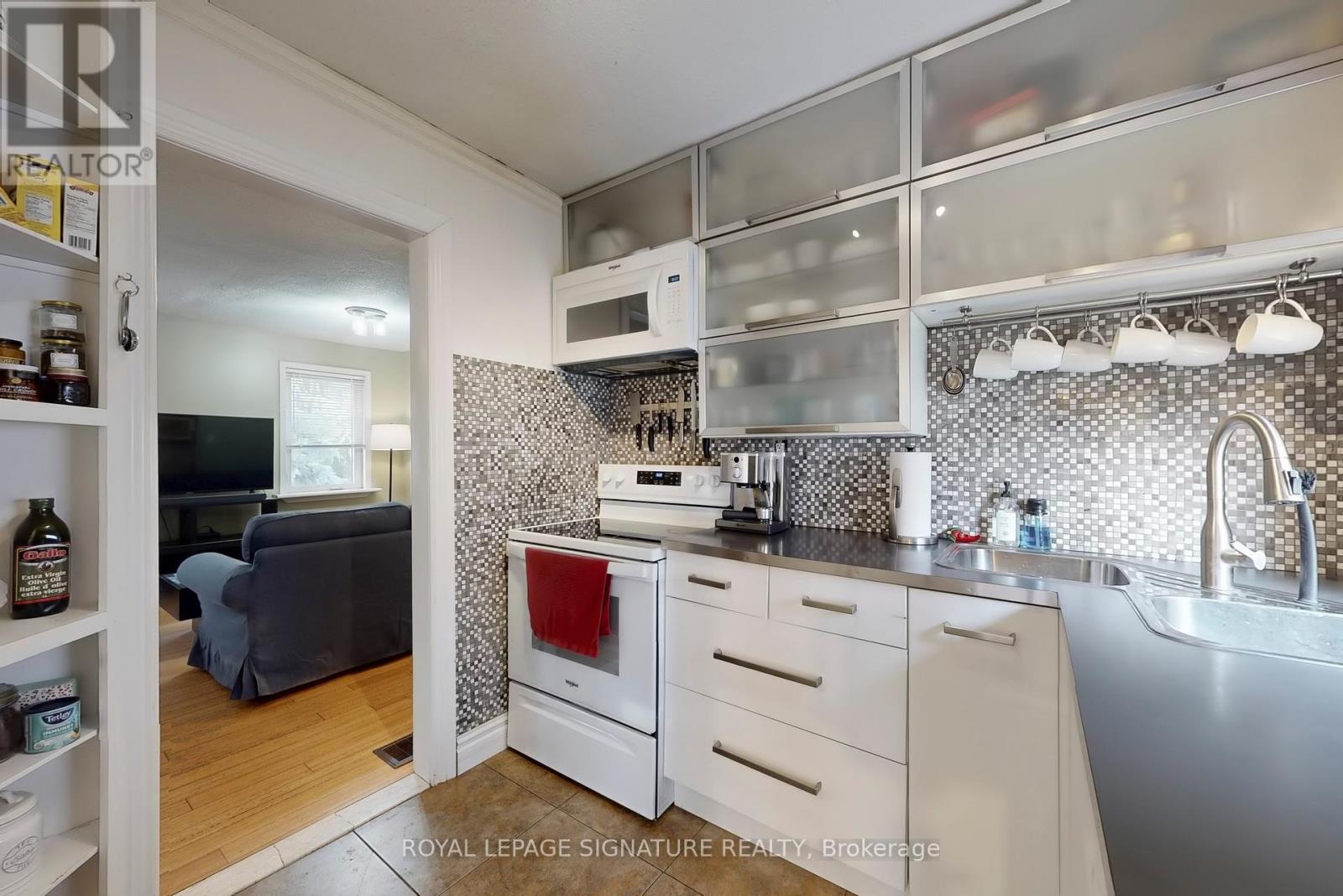 Photo 9 of 871 Tenth Street, Mississauga ON