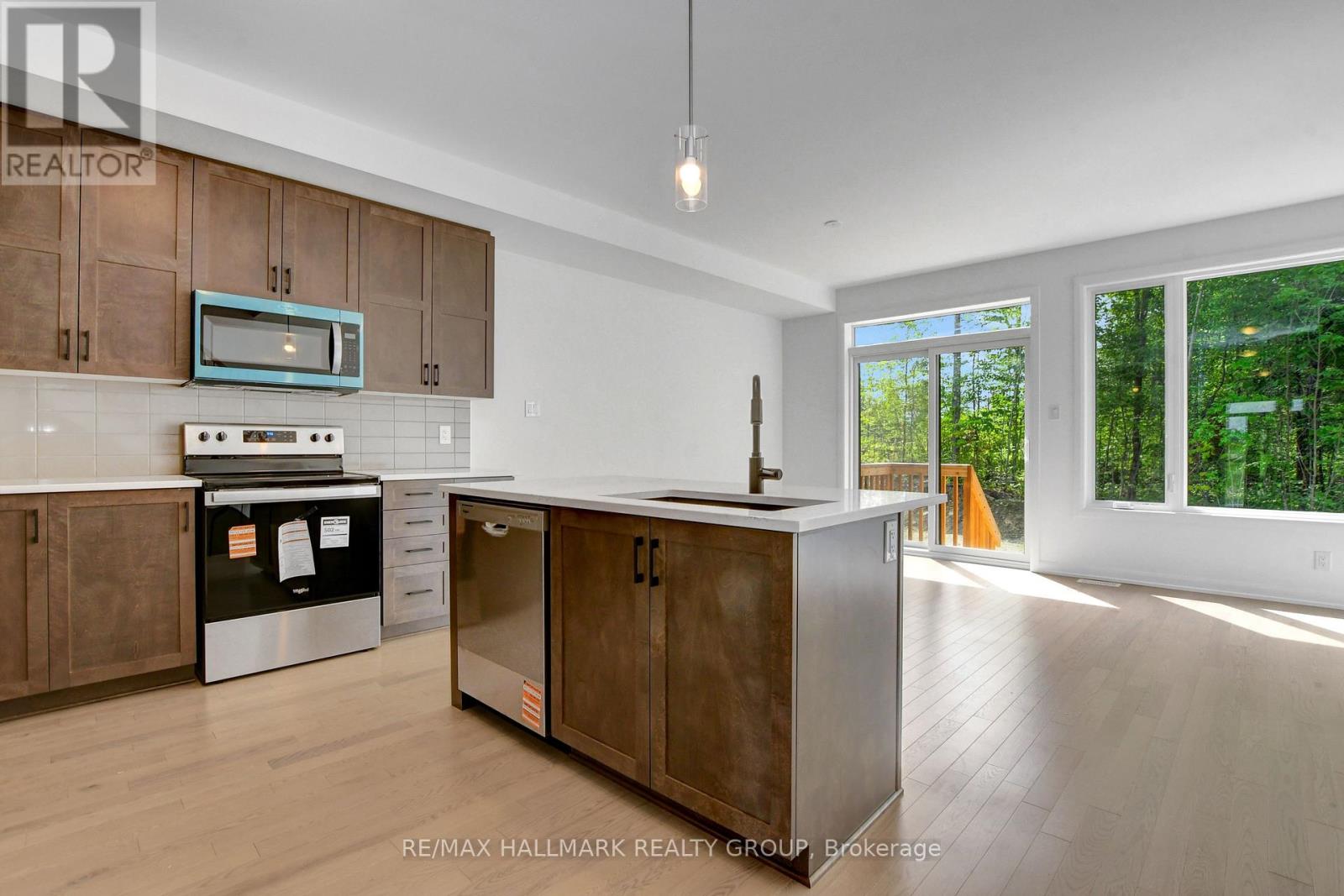 Photo 22 of 325 Shale Street, Clarencerockland ON
