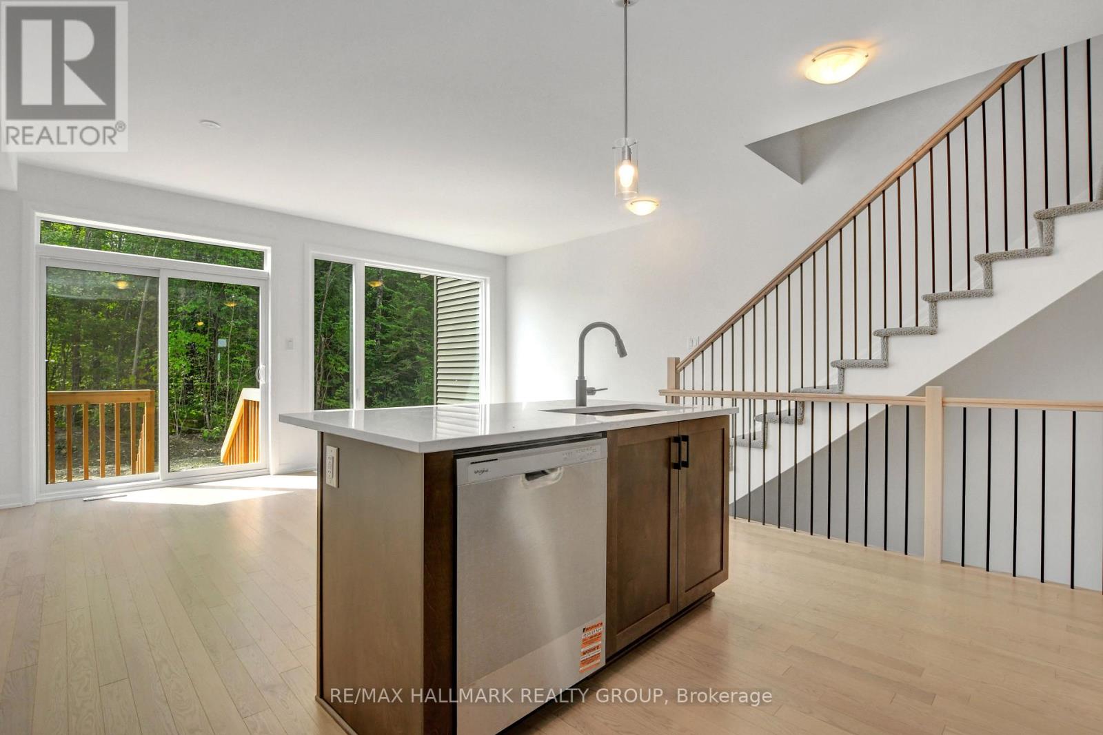 Photo 9 of 325 Shale Street, Clarencerockland ON