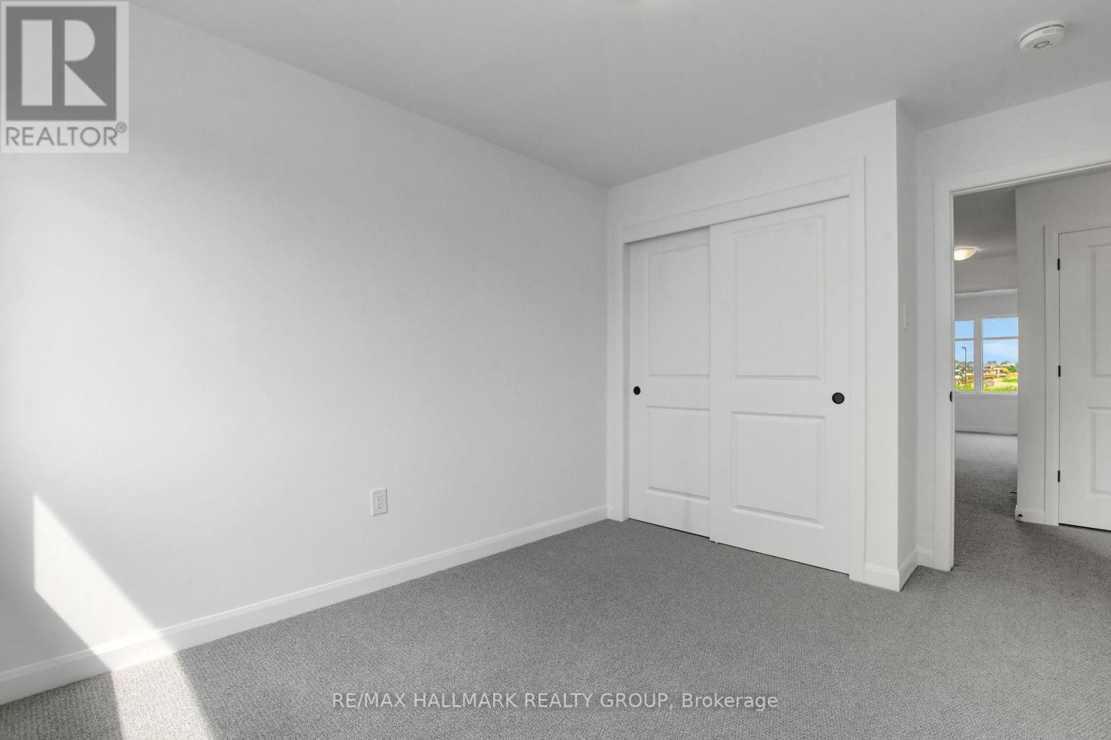 Photo 30 of 325 Shale Street, Clarencerockland ON