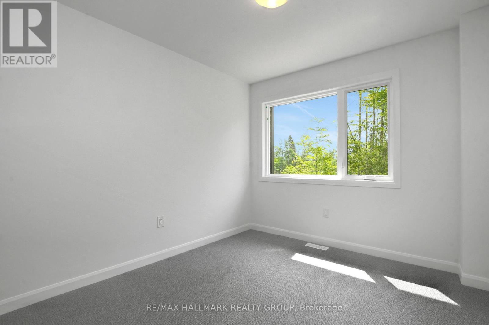 Photo 1 of 325 Shale Street, Clarencerockland ON
