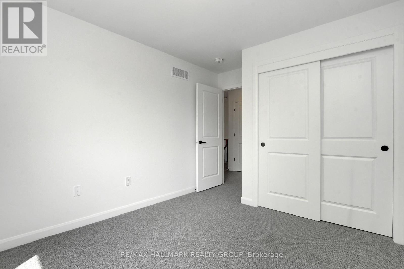 Photo 15 of 325 Shale Street, Clarencerockland ON