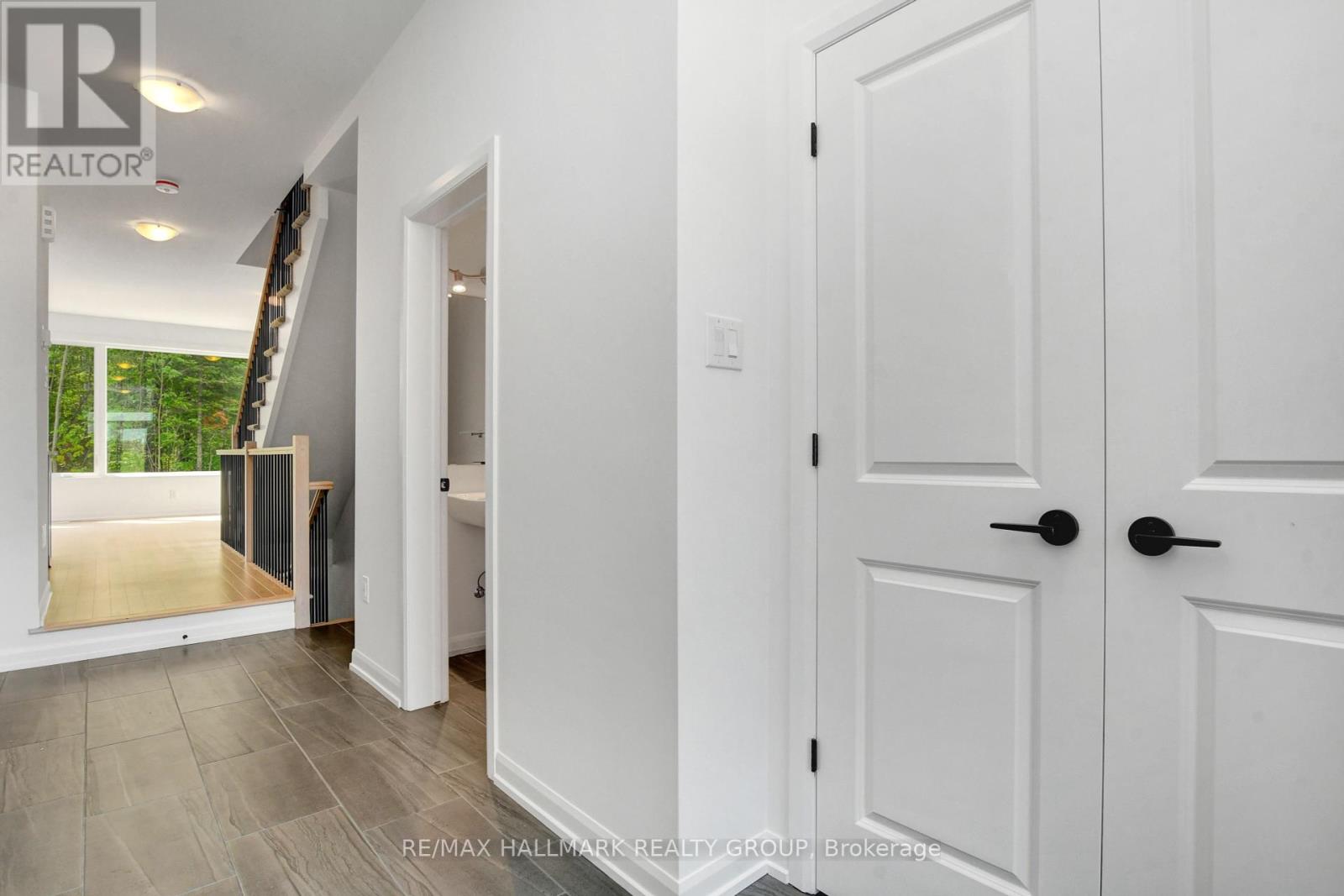 Photo 8 of 325 Shale Street, Clarencerockland ON