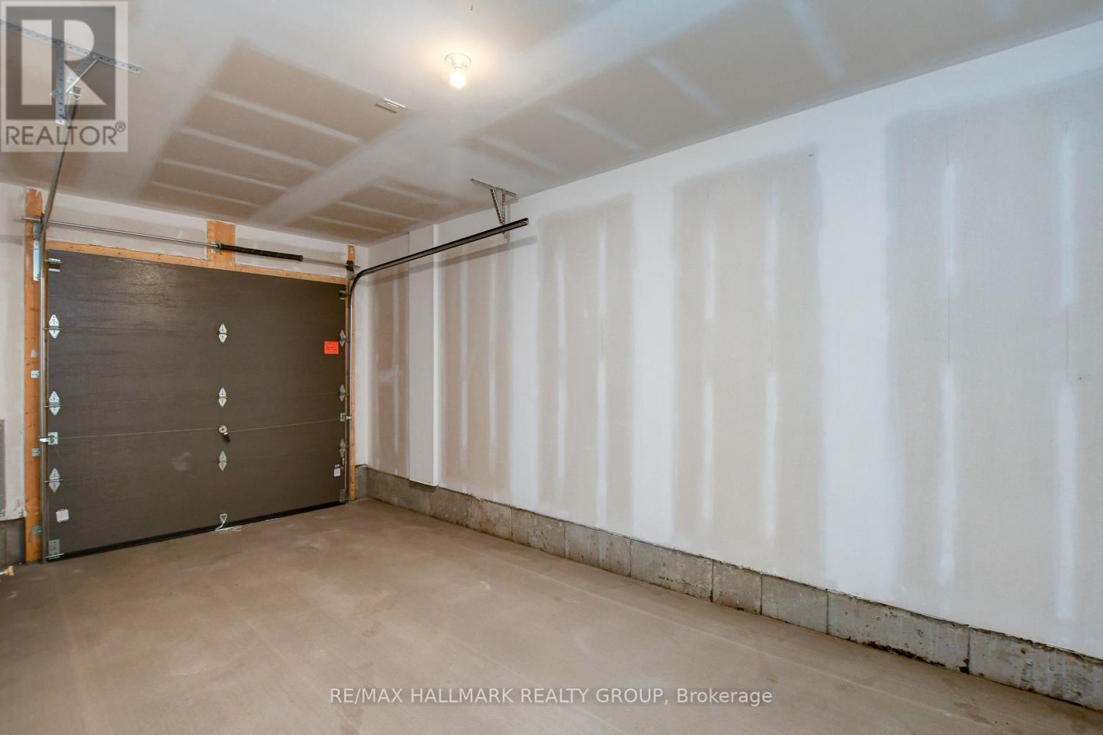 Photo 18 of 325 Shale Street, Clarencerockland ON