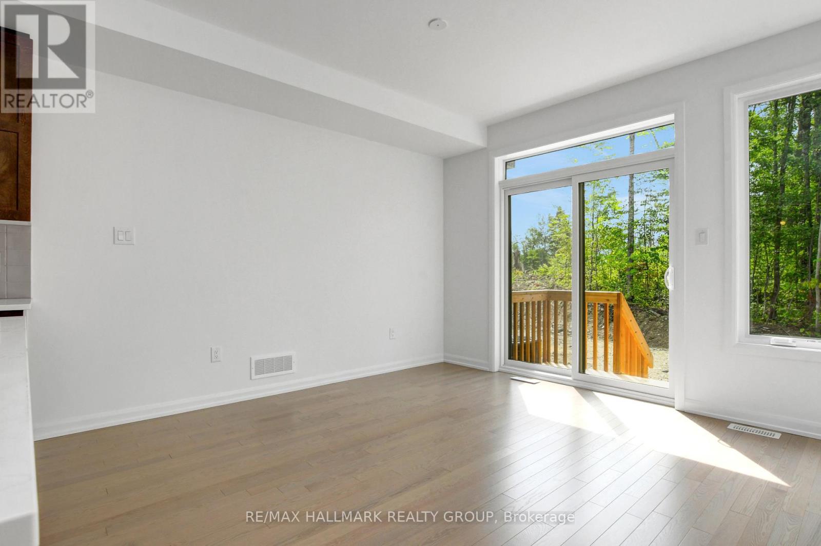 Photo 21 of 325 Shale Street, Clarencerockland ON