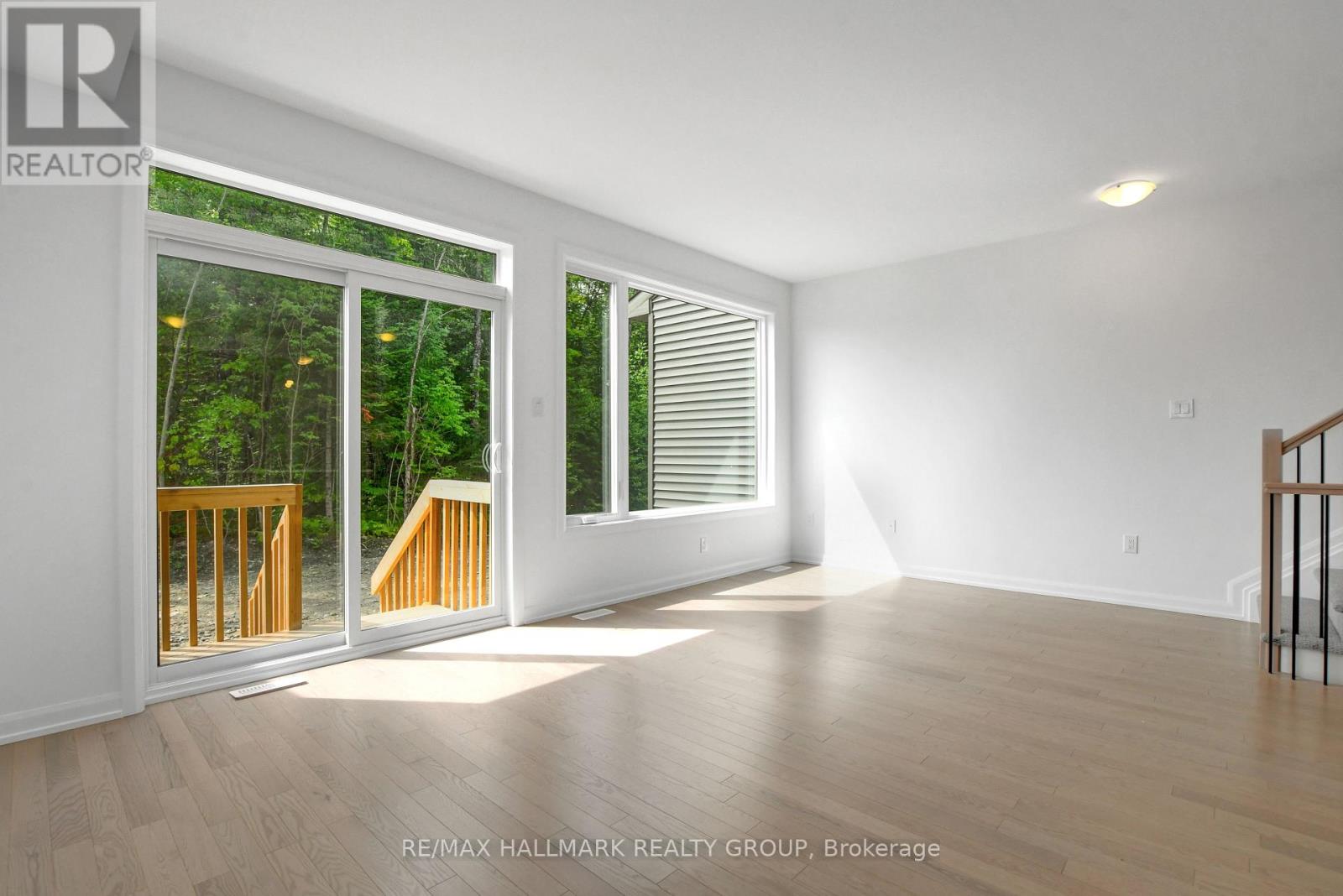 Photo 12 of 325 Shale Street, Clarencerockland ON