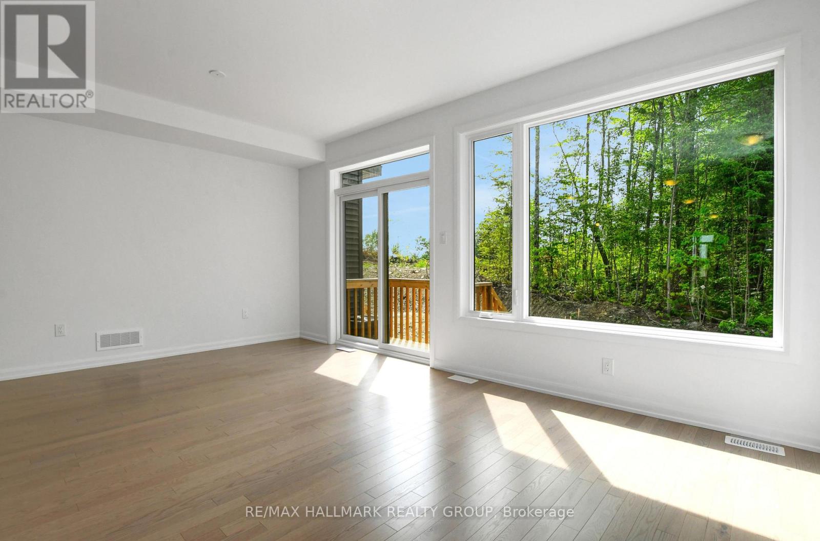 Photo 20 of 325 Shale Street, Clarencerockland ON