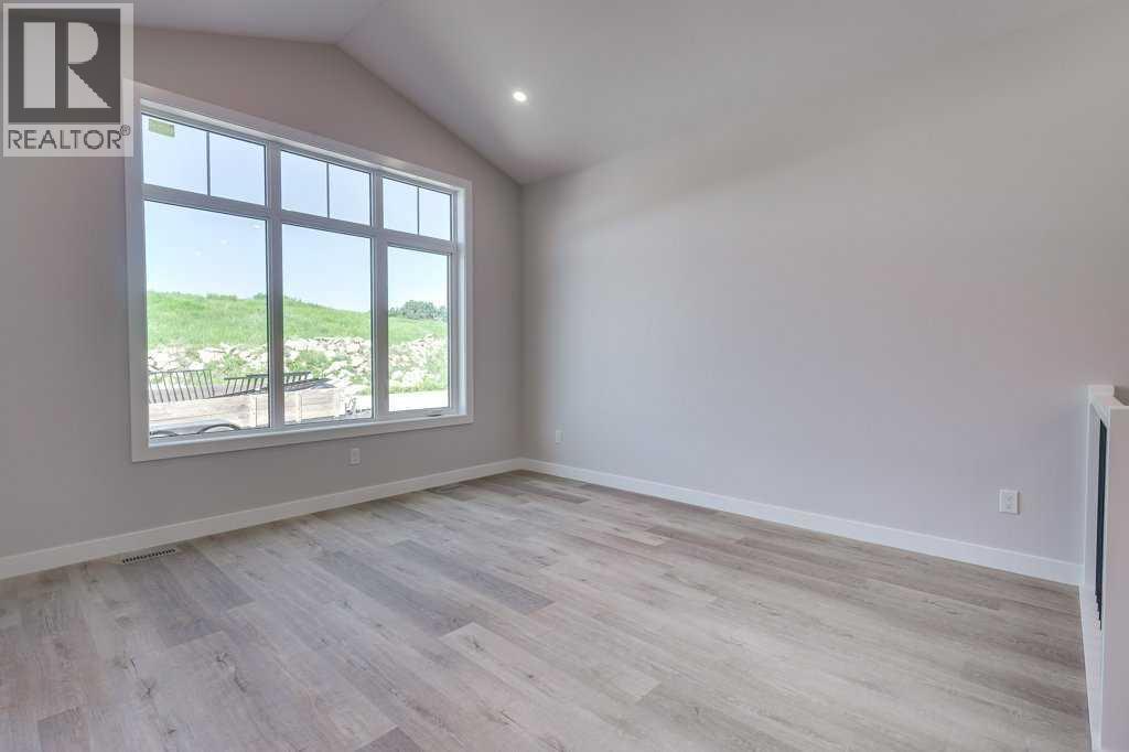 Photo 36 of 117 Gray Close, Sylvan Lake AB