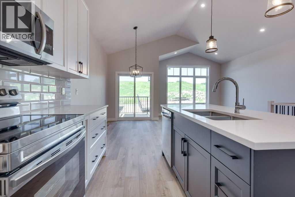Photo 9 of 117 Gray Close, Sylvan Lake AB