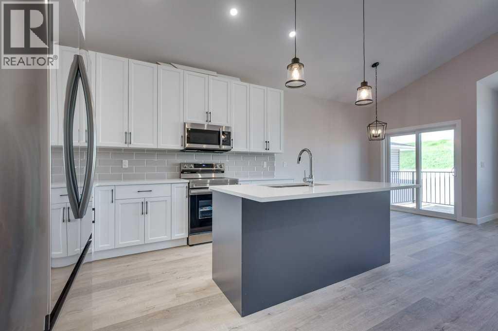 Photo 8 of 117 Gray Close, Sylvan Lake AB
