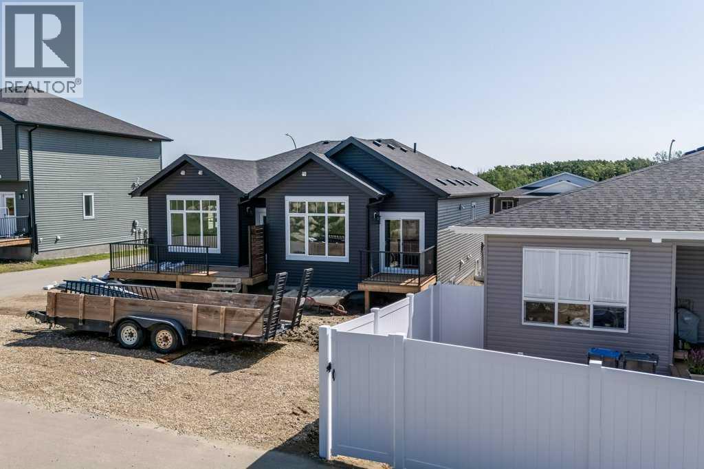 Photo 11 of 117 Gray Close, Sylvan Lake AB
