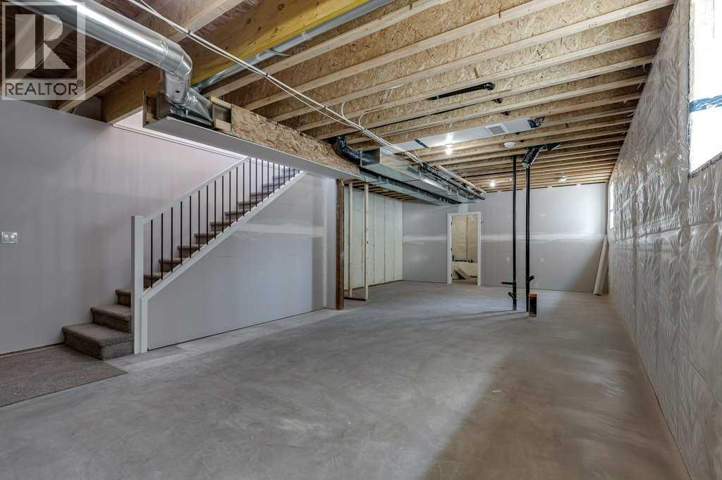Photo 4 of 117 Gray Close, Sylvan Lake AB