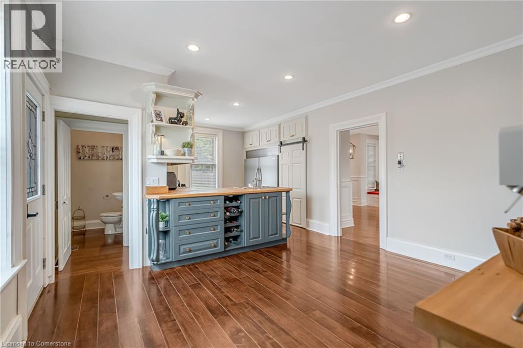 Photo 15 of 303 Canborough Street, Smithville ON