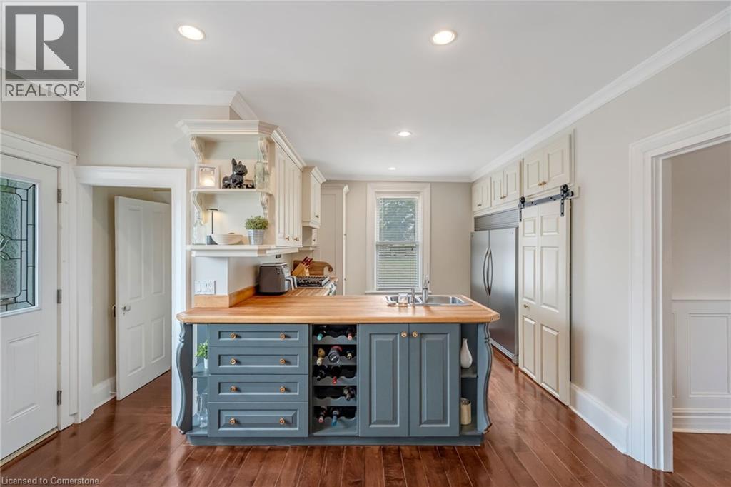 Photo 5 of 303 Canborough Street, Smithville ON