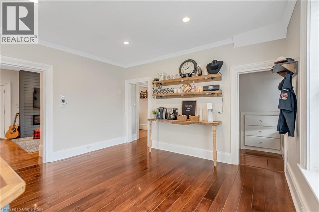 Photo 37 of 303 Canborough Street, Smithville ON