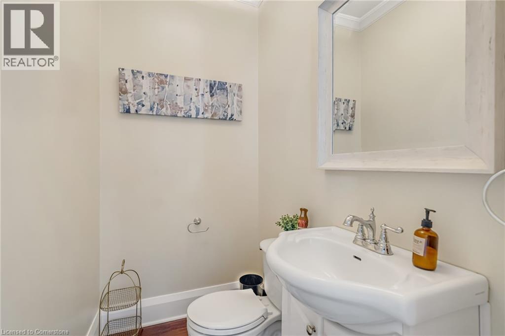 Photo 6 of 303 Canborough Street, Smithville ON