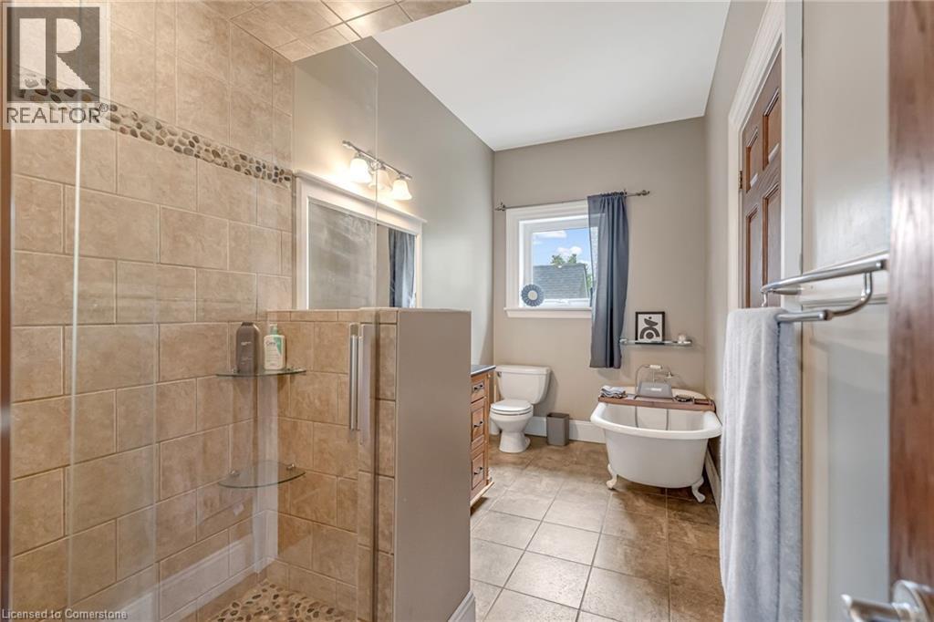 Photo 16 of 303 Canborough Street, Smithville ON