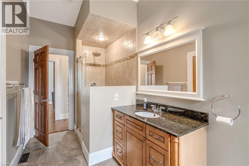 Photo 7 of 303 Canborough Street, Smithville ON