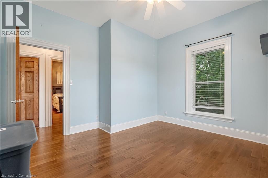 Photo 12 of 303 Canborough Street, Smithville ON