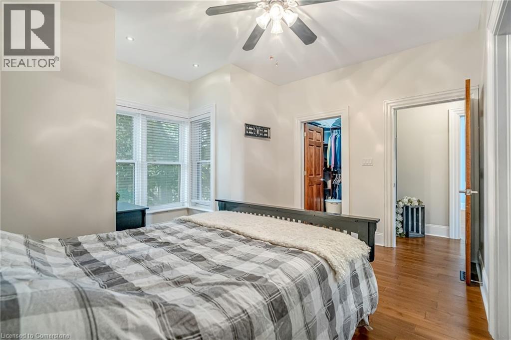 Photo 11 of 303 Canborough Street, Smithville ON
