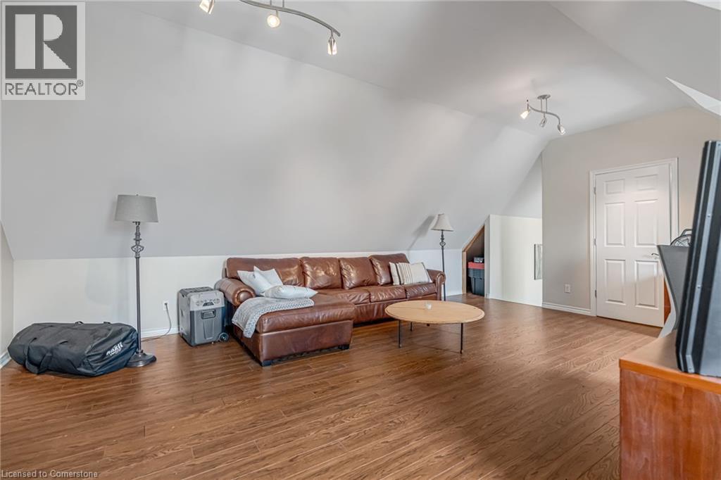 Photo 14 of 303 Canborough Street, Smithville ON