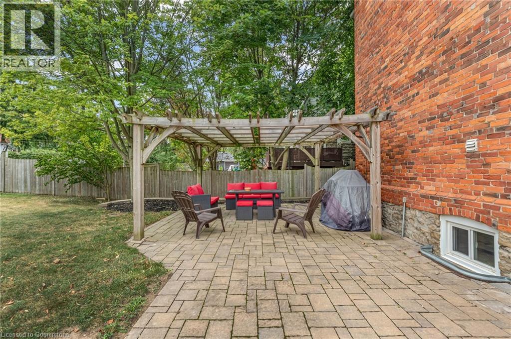 Photo 27 of 303 Canborough Street, Smithville ON