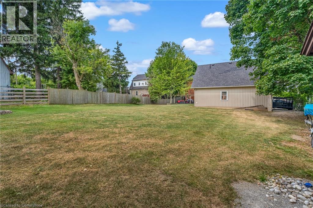 Photo 28 of 303 Canborough Street, Smithville ON