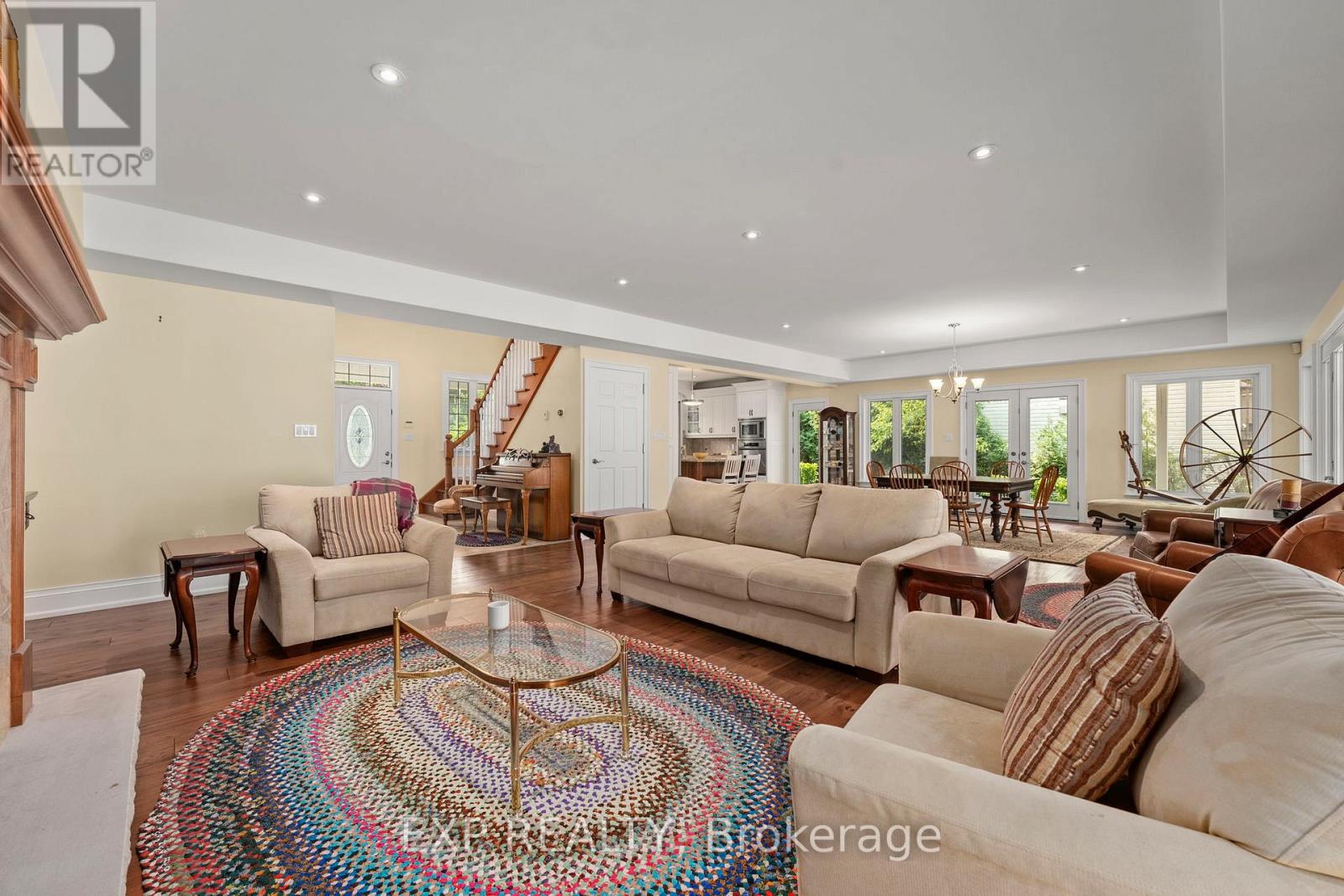 Photo 24 of 22 Blue Heron Drive, Georgina ON
