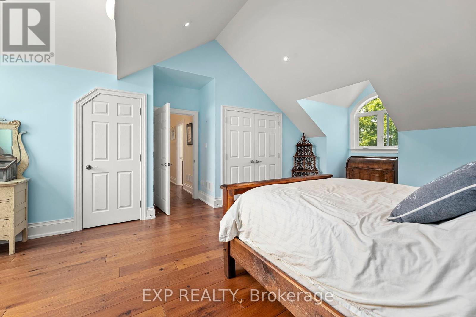 Photo 43 of 22 Blue Heron Drive, Georgina ON