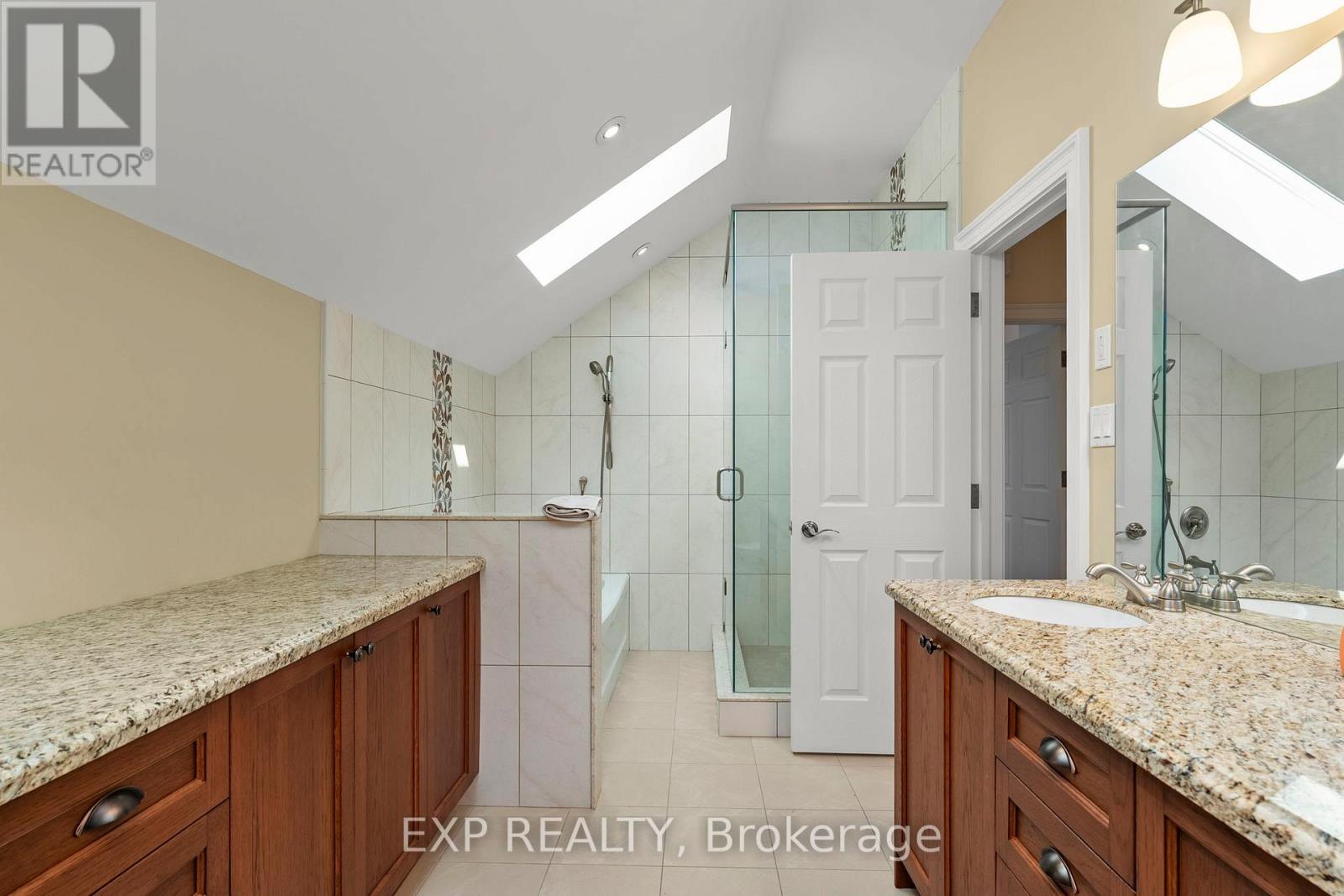 Photo 12 of 22 Blue Heron Drive, Georgina ON
