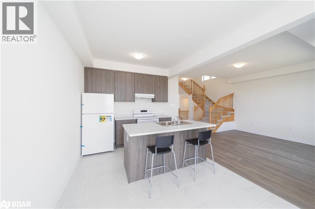 Photo 7 of 4 Shapira Ave, Wasaga Beach ON