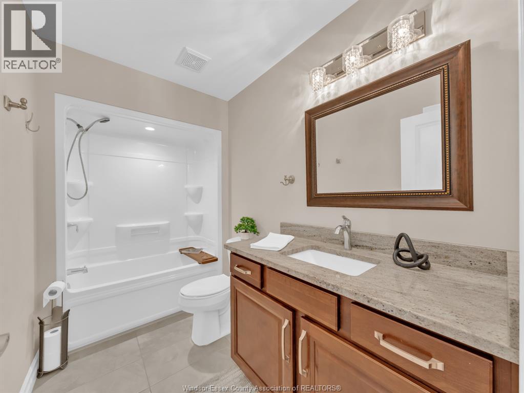Photo 15 of 126 Golfview Drive, Kingsville ON